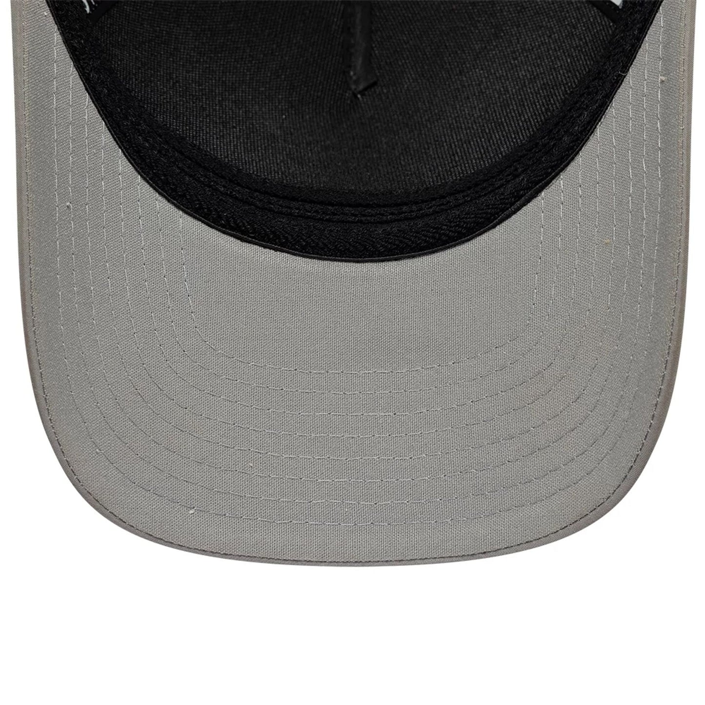 Pictured is this New Era Rubber Patch 39THIRTY M-Crown A-Frame Stretch Fit cap in grey. 7