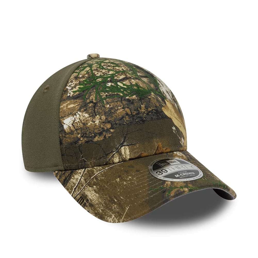 New Era Realtree Edge Camo 39THIRTY M-Crown A-Frame Stretch Fit Cap, three-quarter view showing the green camo pattern on the front panels, a brown curved visor with a 39THIRTY size sticker, and an olive green panel on the side.
