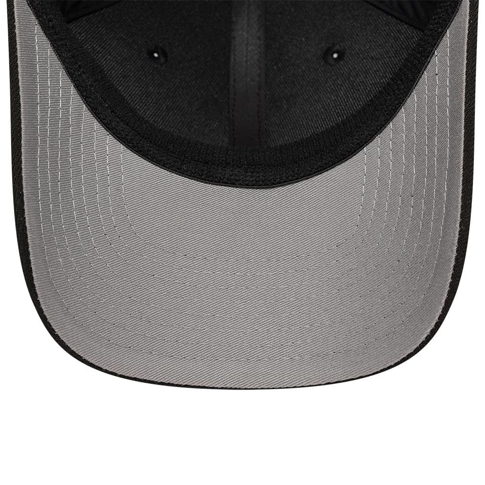 Pictured is this New Era Mono 39SEVENTY Stretch Fit cap in black. 2