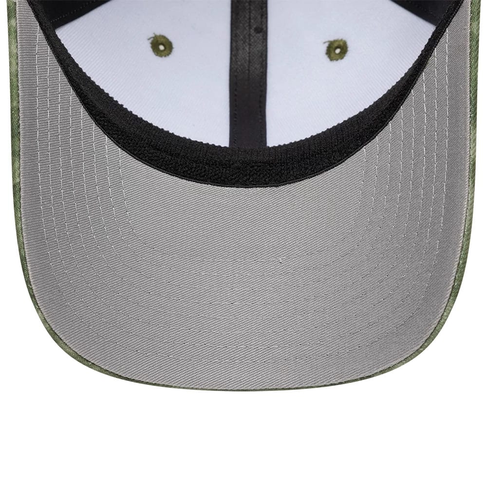 Pictured is this New Era Floral 39SEVENTY Stretch Fit cap in green. 2