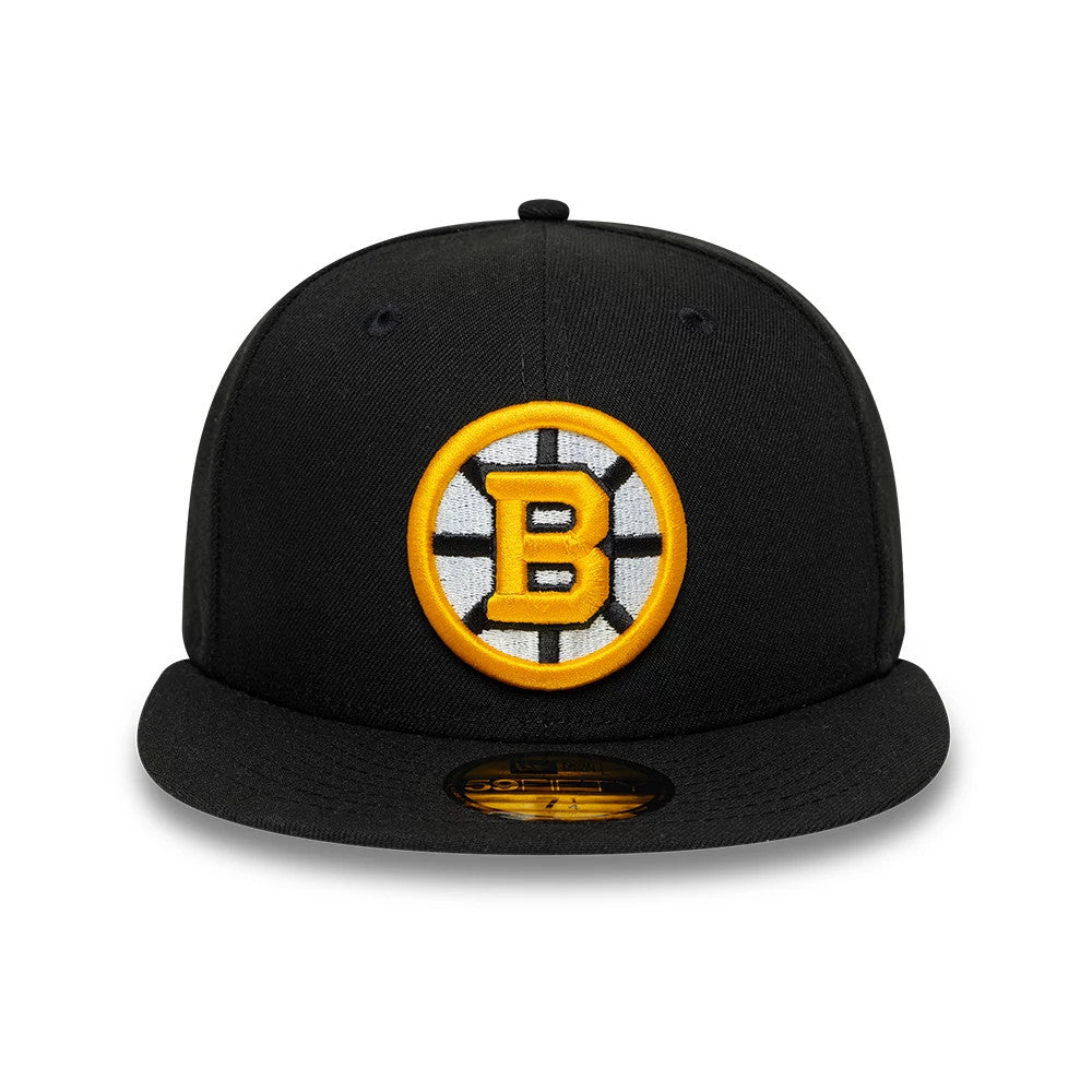 Boston Bruins NHL Basic Black New Era 59FIFTY Fitted Cap, front view showing the raised yellow and white embroidered Bruins logo centred on the structured black crown, with a flat black visor and a gold 59FIFTY size sticker.