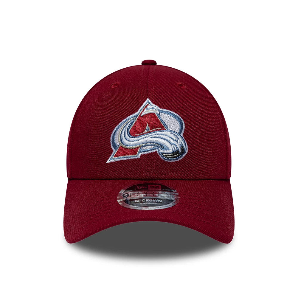 Colorado Avalanche NHL Team Dark Red New Era 9FORTY M-Crown Adjustable Cap, front view showing the raised embroidered team logo on the front panel with a dark red visor and a 9FORTY size sticker centred on the visor.