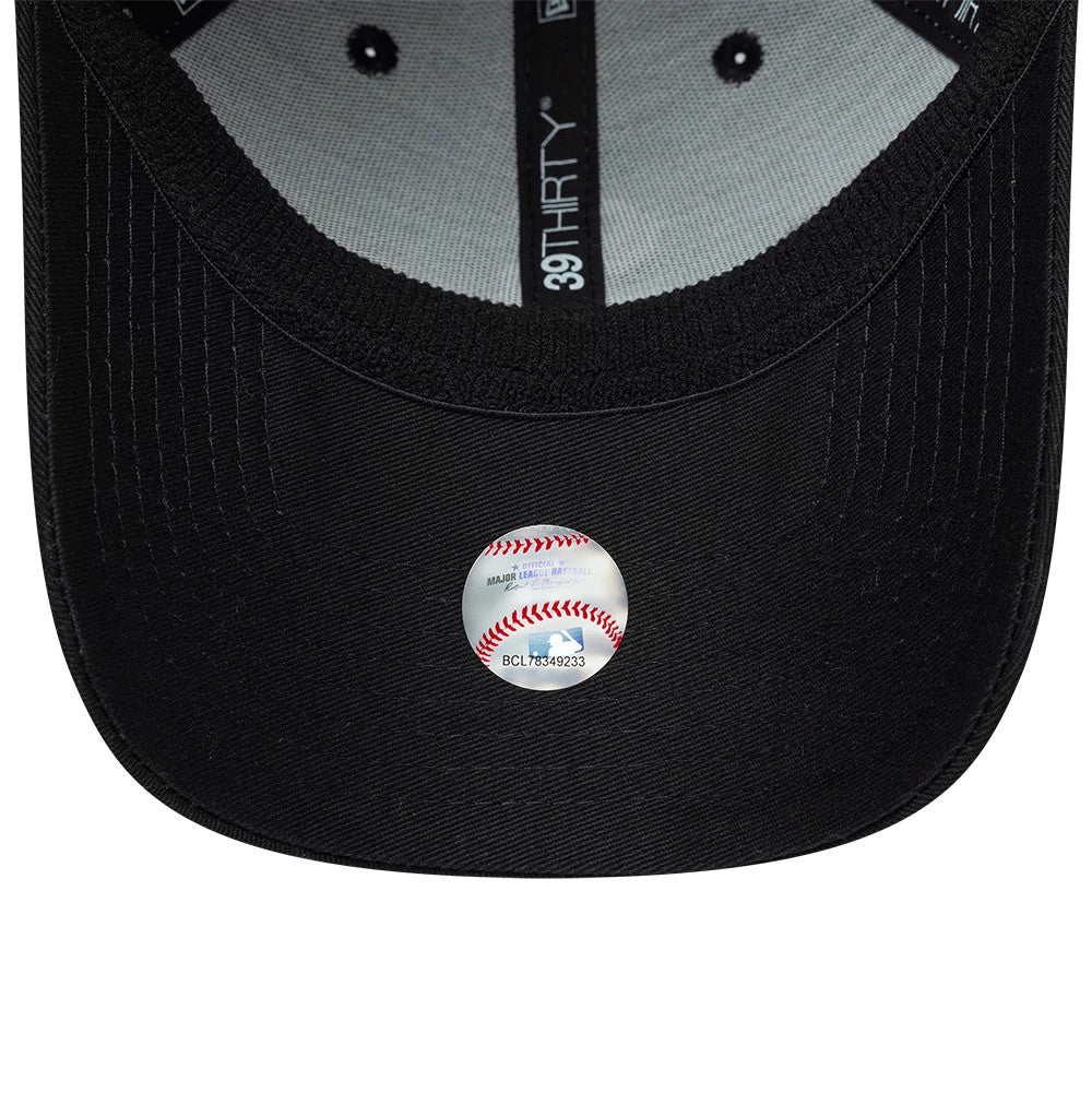 Chicago White Sox MLB Neo Black New Era 39THIRTY Stretch Fit Cap, inside view showing a white sweatband, black New Era branded taping, and a detailed underside with a sticker on the black curved visor.