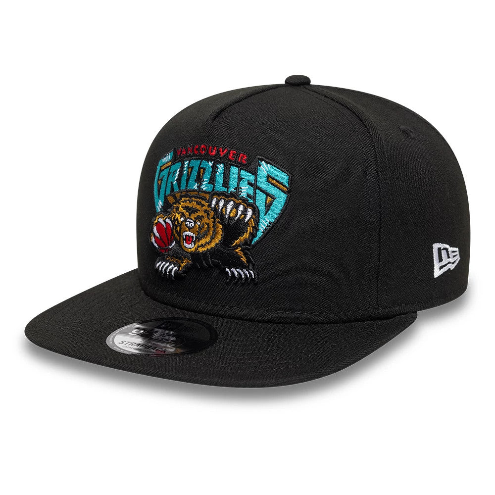 Vancouver Grizzlies NBA Hardwood Classic Black New Era 9FIFTY A-Frame Snapback Adjustable Cap, front view showing raised multicolour embroidered Grizzlies logo on the front panel, black flat visor with 9FIFTY size sticker.