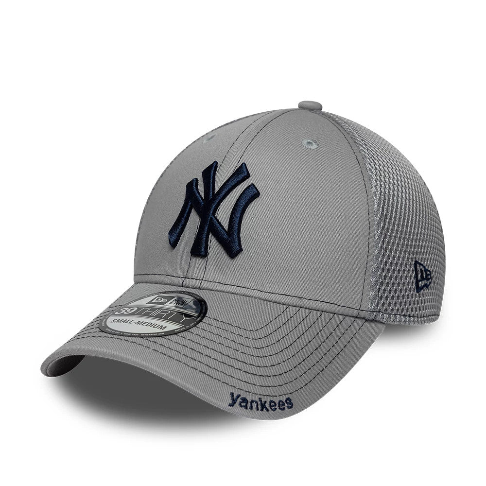 New York Yankees MLB Neo Grey New Era 39THIRTY Stretch Fit Cap, three-quarter view showing the navy embroidered NY logo on grey front panels, matching mesh rear panels, and Yankees script on the curved visor with a 39THIRTY size sticker.
