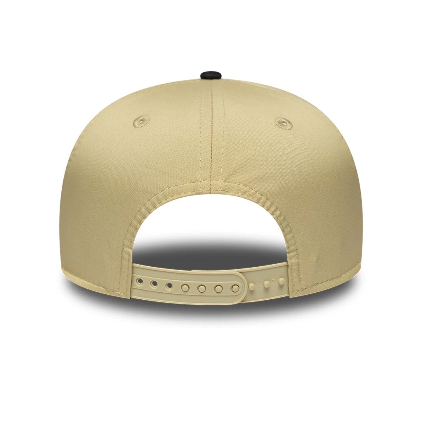 Pictured is this Latin American Alpine Racing 9SEVENTY Stretch Snap cap in light beige. 5