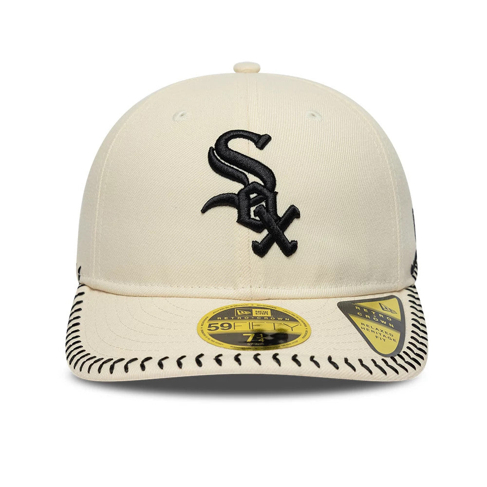 Chicago White Sox MLB Baseball Stitch Cream Retro Crown New Era 59FIFTY Fitted Cap, front view showing a black embroidered Sox logo on the cream structured crown, with black baseball stitching on the visor and a gold 59FIFTY size sticker.