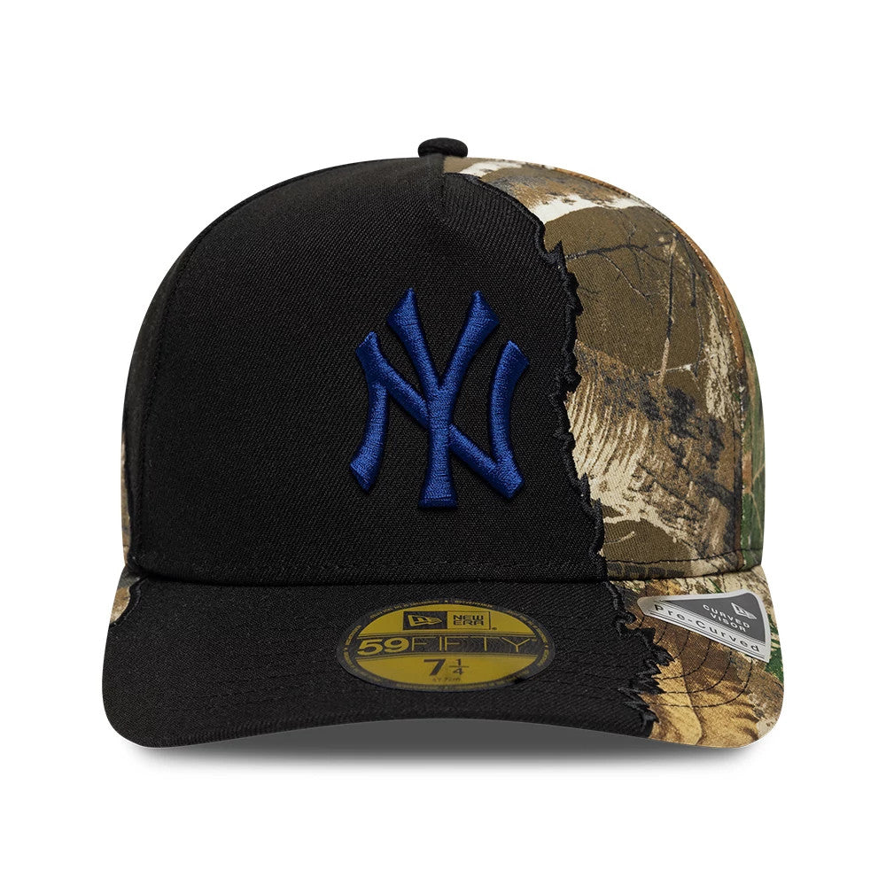 New York Yankees MLB Split Realtree Black New Era 59FIFTY A-Frame Fitted Cap, front view showing the raised blue NY logo embroidered on the black front panel, brown and green Realtree pattern on the side panel.