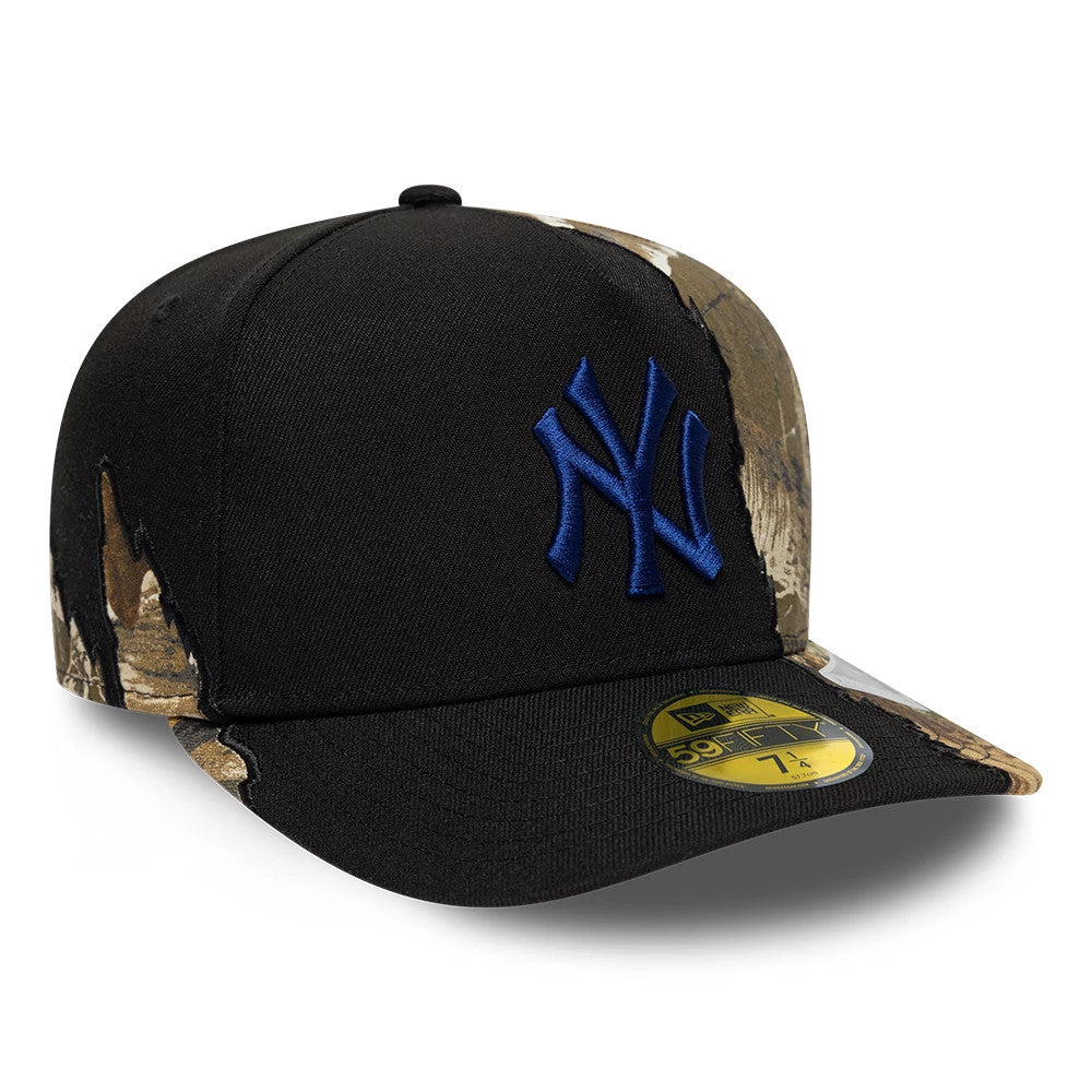 New York Yankees MLB Split Realtree Black New Era 59FIFTY A-Frame Fitted Cap, front view showing the raised embroidery of the blue NY logo on the black front panel, with a camo-patterned visor and a gold 59FIFTY size sticker.