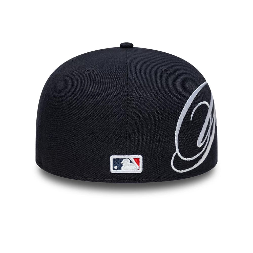 Pictured is this MLB Side Script New York Yankees Low Profile 59FIFTY Fitted cap in navy. 6