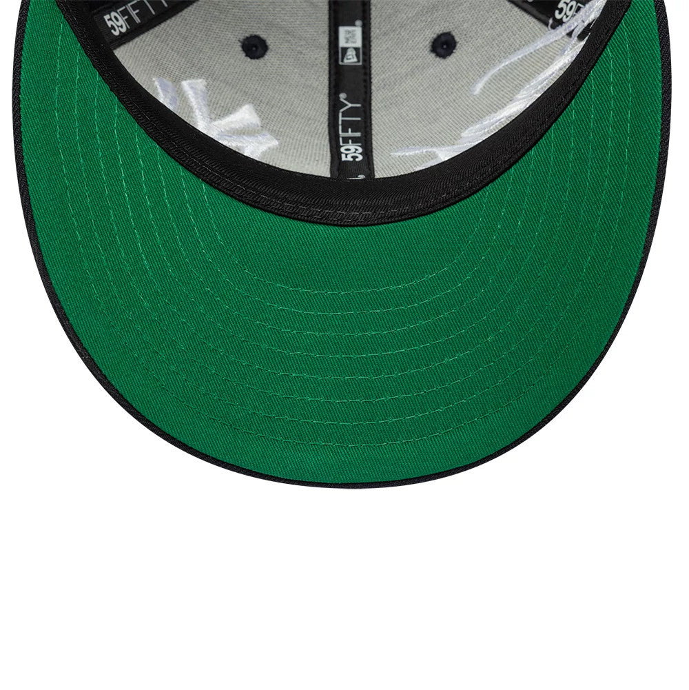 Pictured is this MLB Side Script New York Yankees Low Profile 59FIFTY Fitted cap in navy. 2