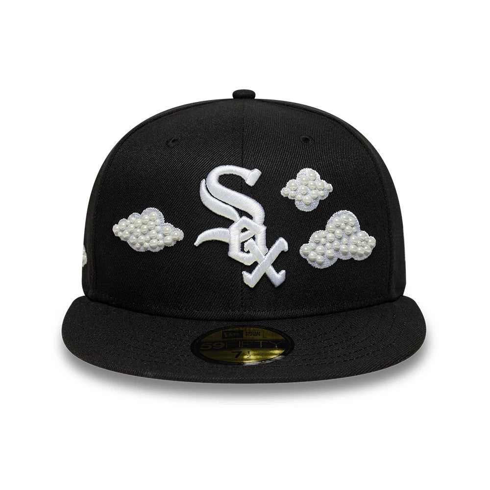 Chicago White Sox MLB Faux Pearl Cloud Black New Era 59FIFTY Fitted Cap, front view showing white embroidered Sox logo on the structured black crown, adorned with faux pearl cloud details and a gold 59FIFTY size sticker on the black flat visor.
