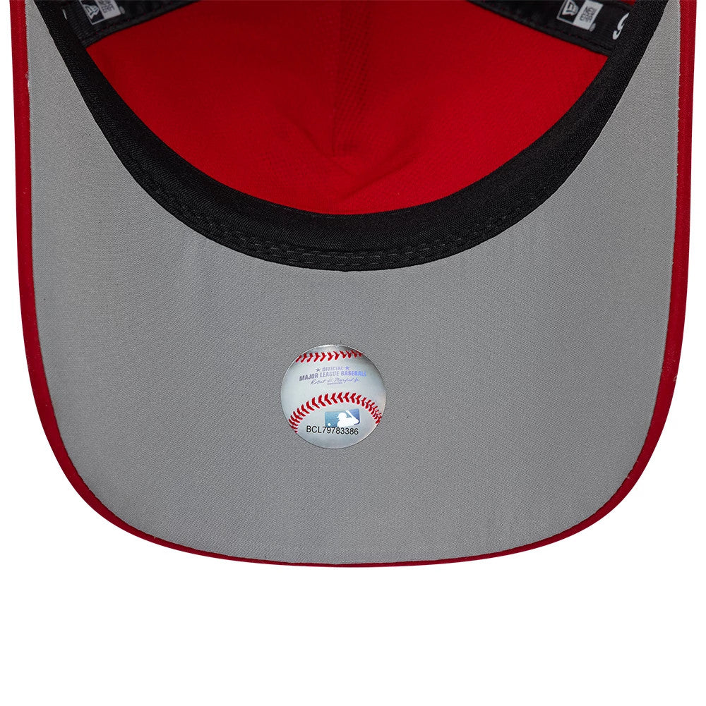 Pictured is this MLB Panel Atlanta Braves 9TWENTY A-Frame cap in red. 2