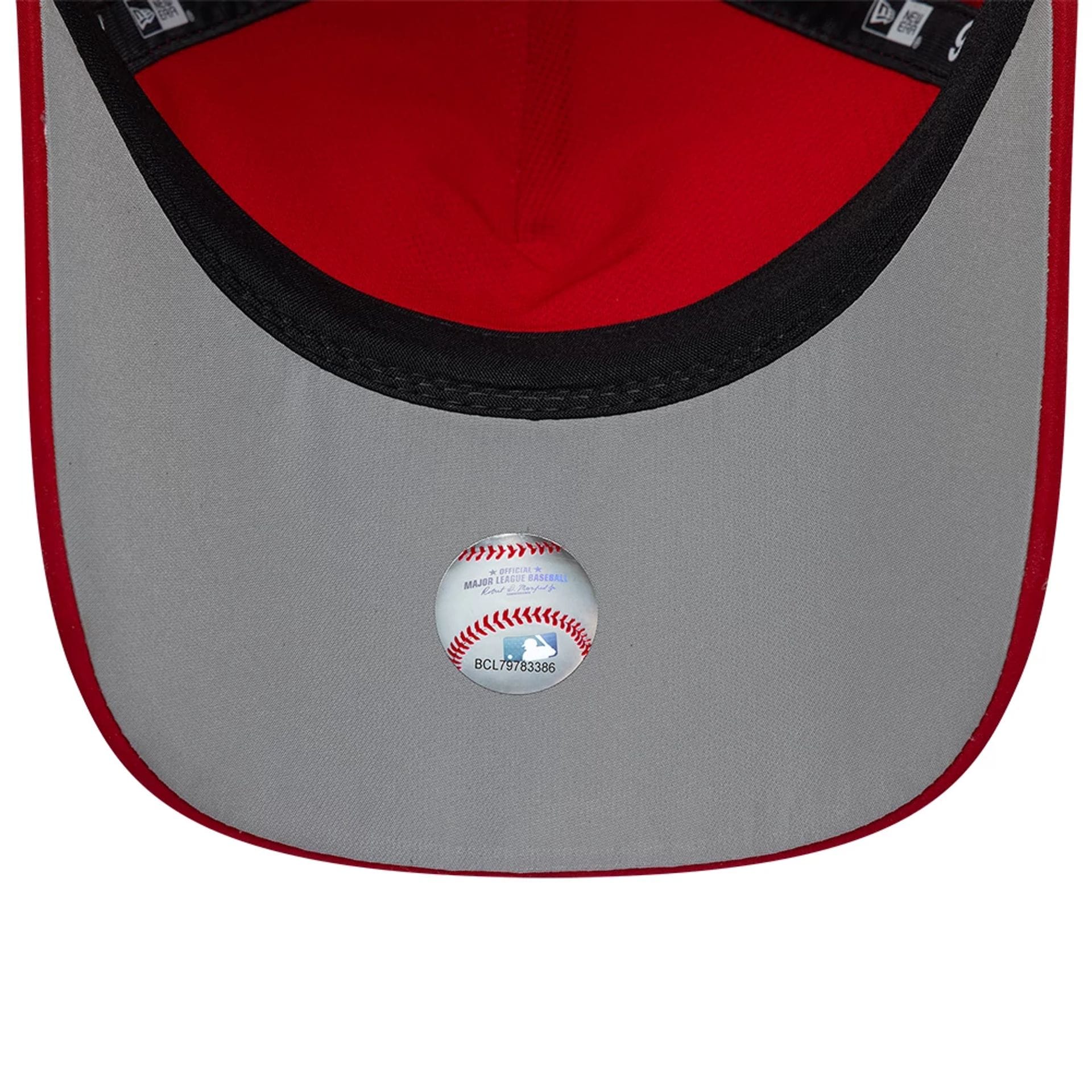 Pictured is this MLB Panel Atlanta Braves 9TWENTY A-Frame cap in red. 2