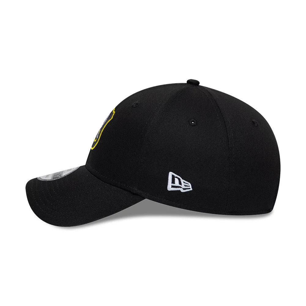 Chelsea FC Lion Crest Retro Goal Keeper Black New Era 9FORTY Adjustable Cap, side view showing an embroidered white New Era flag logo on the left side, a pre-curved black visor with a 9FORTY size sticker, and a structured black crown.