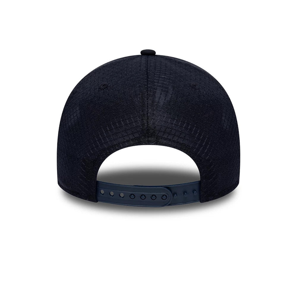 Pictured is this Retro Goal Keeper Chelsea FC Lion Crest 9TWENTY A-Frame cap in navy. 4