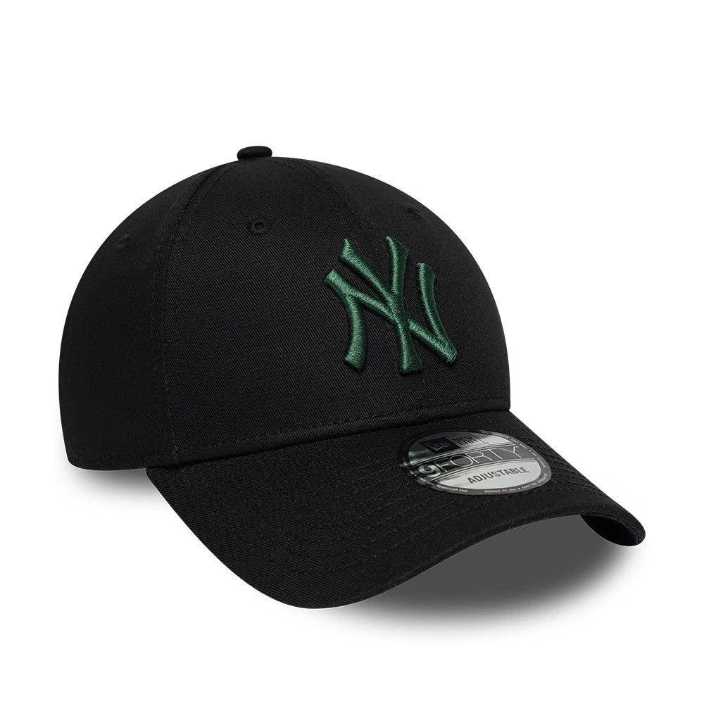 New York Yankees MLB League Essential Black New Era 9FORTY Adjustable Cap, three-quarter view showing a green embroidered NY logo on the front panel, a curved black visor with a 9FORTY size sticker, and a structured black crown with eyelets.