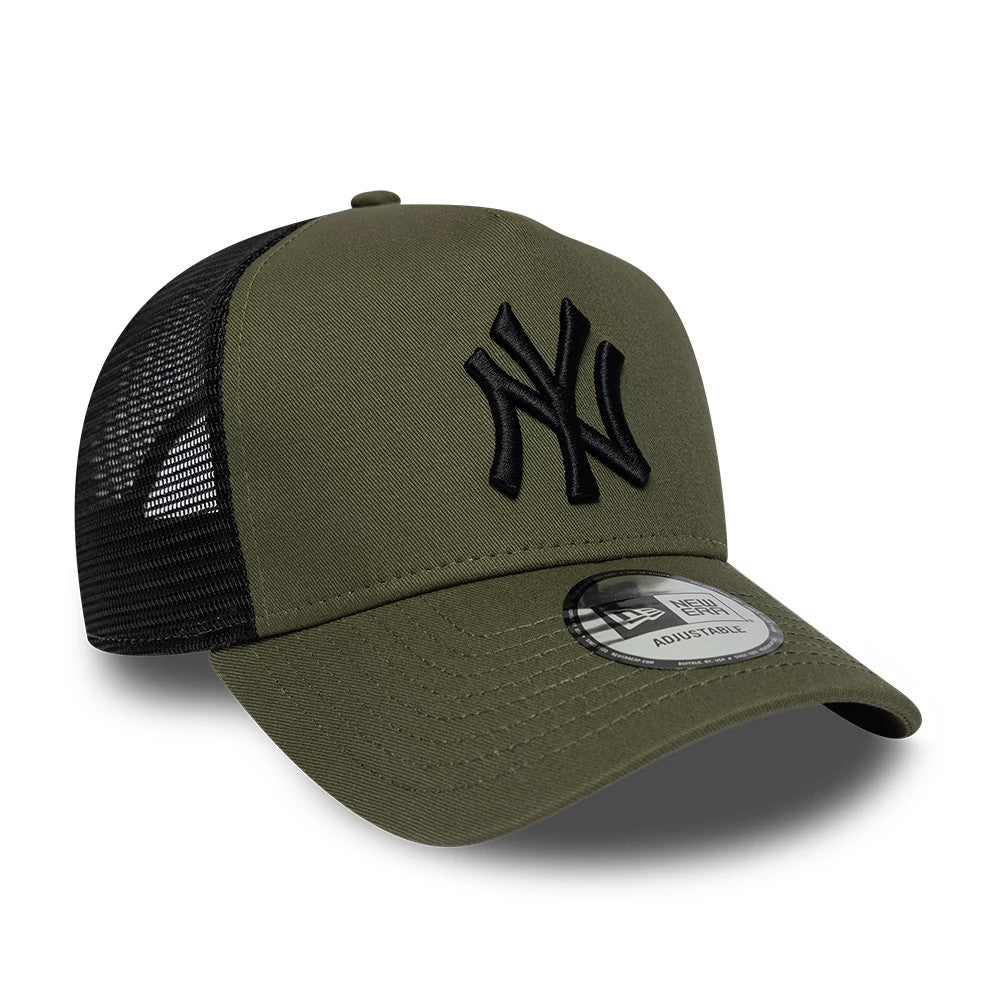 Yankees MLB League Essential Green New Era 9FORTY A-Frame Trucker Adjustable Cap, three-quarter view showing the black raised embroidery NY logo on the green front panel, with a curved green visor and a 9FORTY size sticker.