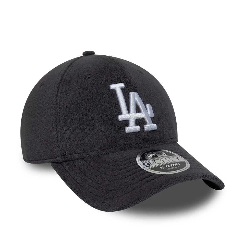 LA Dodgers MLB Fleece Charcoal New Era 9FORTY M-Crown Adjustable Cap, front view showing the raised white embroidered LA logo on the structured fleece crown, with a charcoal curved visor and a 9FORTY size sticker on the top.
