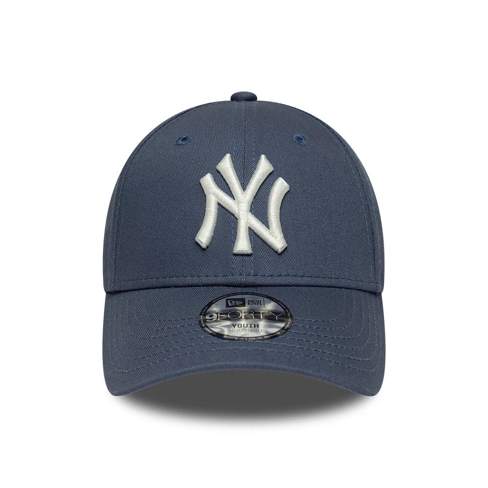 Yankees Youth MLB League Essential Dark Blue New Era 9FORTY Adjustable Cap, front view showing the raised white embroidered NY logo on the structured dark blue crown, with a curved visor and the 9FORTY size sticker on top.