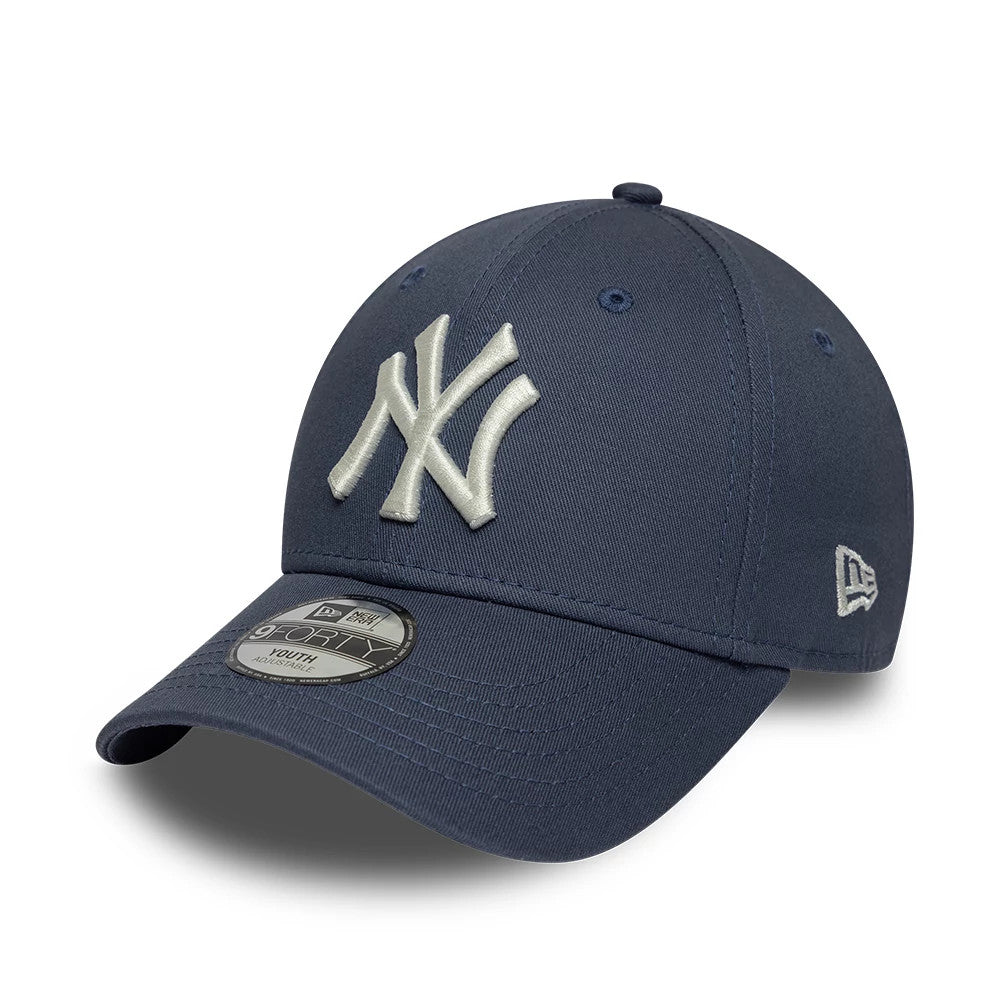 Yankees Youth MLB League Essential Dark Blue New Era 9FORTY Adjustable Cap, front view showing the large white embroidered NY logo on the dark blue structured crown, curved visor with 9FORTY size sticker, and New Era flag logo on the left side.
