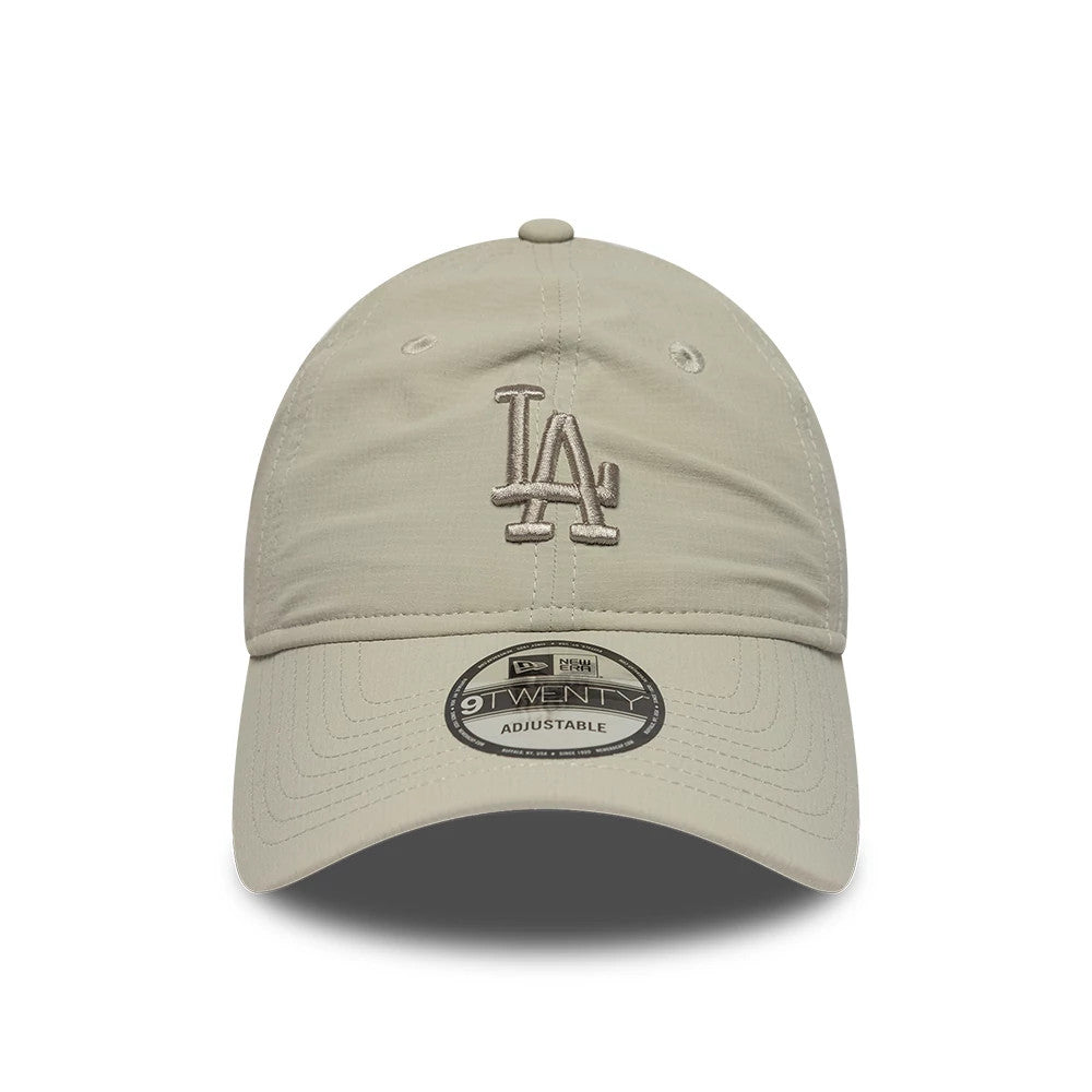 LA Dodgers MLB Ripstop Beige New Era 9TWENTY Adjustable Cap, front view showing the raised beige LA logo embroidery on the crown, matching beige curved visor with a 9TWENTY size sticker at the centre.