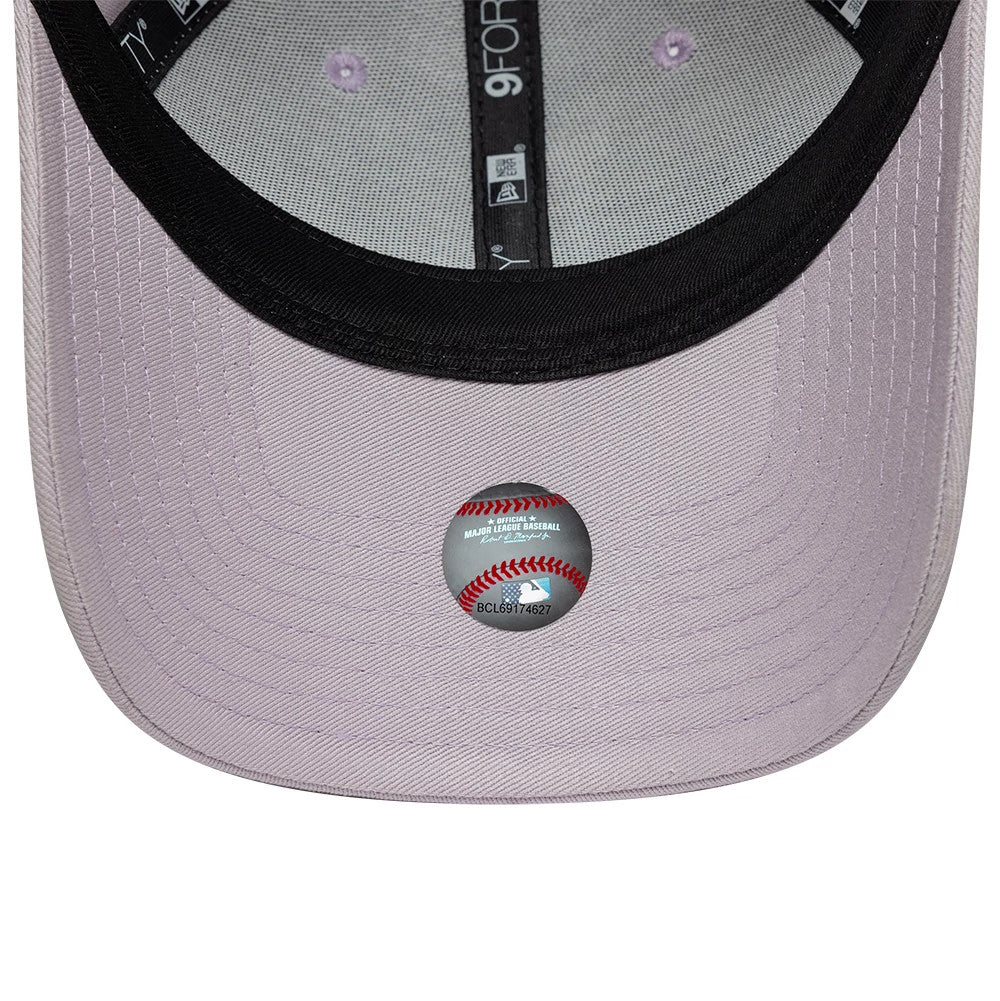 Pictured is this Womens MLB League Essential LA Dodgers 9FORTY cap in pastel purple. 5