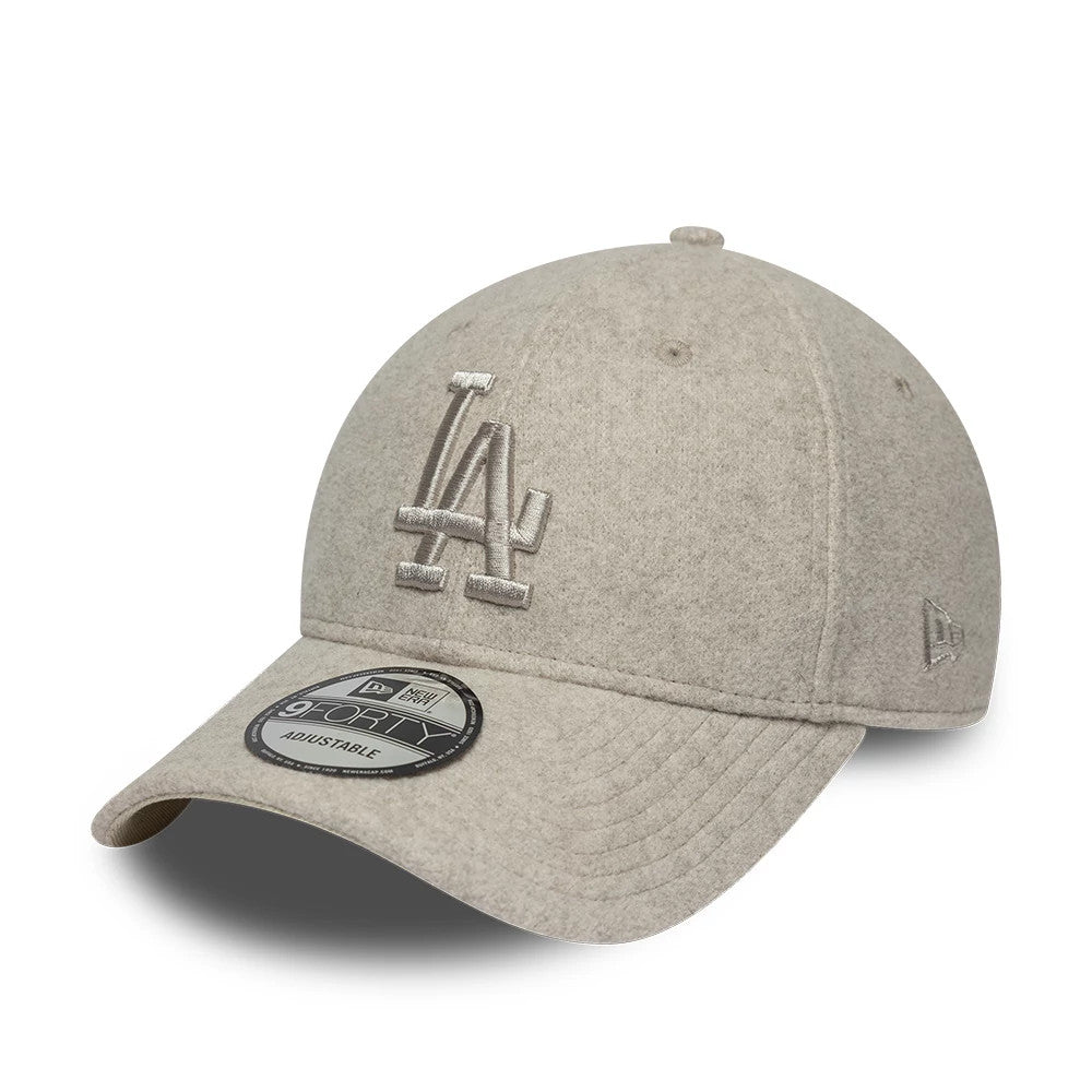 Pictured is this MLB Winter LA Dodgers 9FORTY cap in light beige. 1