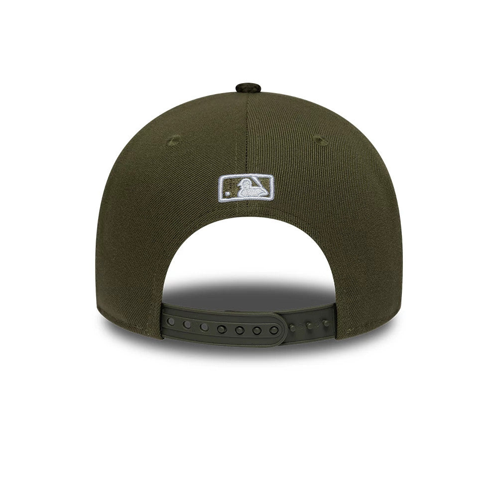 LA Dodgers MLB Cord Visor Green New Era 9FORTY M-Crown Adjustable Cap, rear view showing the white embroidered MLB Batterman logo at the centre back, set above the adjustable strap with a structured green crown and top button.