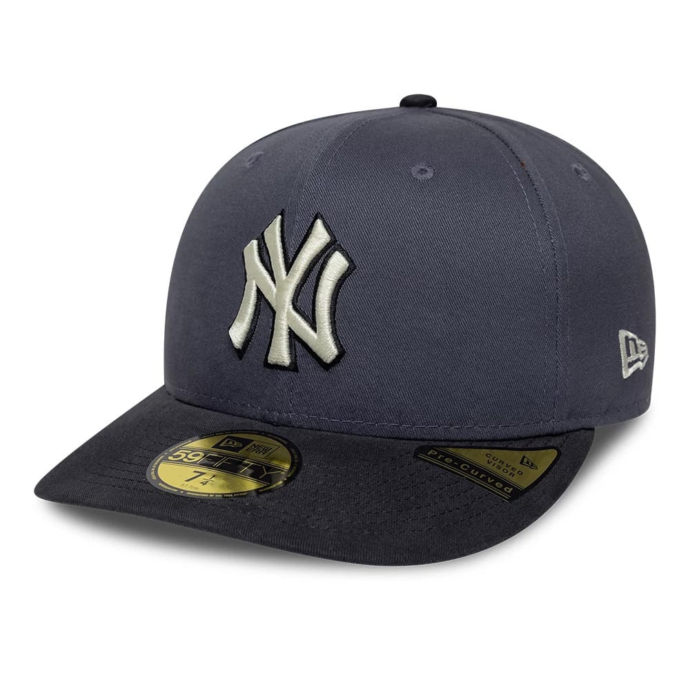 New York Yankees MLB Dark Grey New Era 59FIFTY Fitted Cap, three-quarter view showing the raised white NY logo embroidered on the structured dark grey crown, complemented by a gold 59FIFTY size sticker on the flat visor.