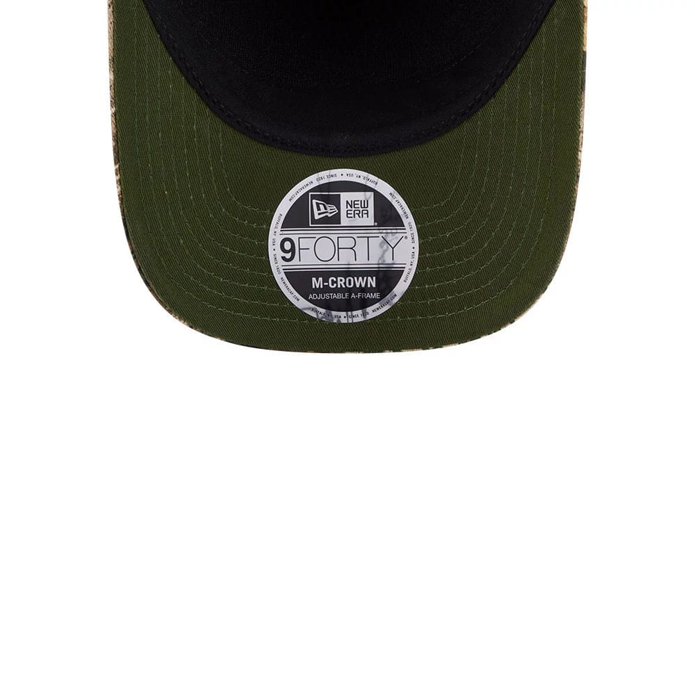Pictured is this MLB Cotton Twill New York Mets 9FORTY M-Crown A-Frame cap in dark beige. 2
