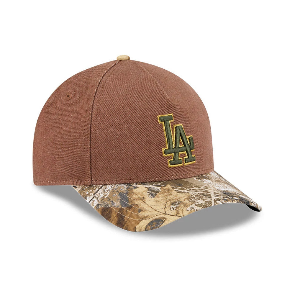 Pictured is this MLB Cotton Twill LA Dodgers 9FORTY M-Crown A-Frame cap in dark beige. 4