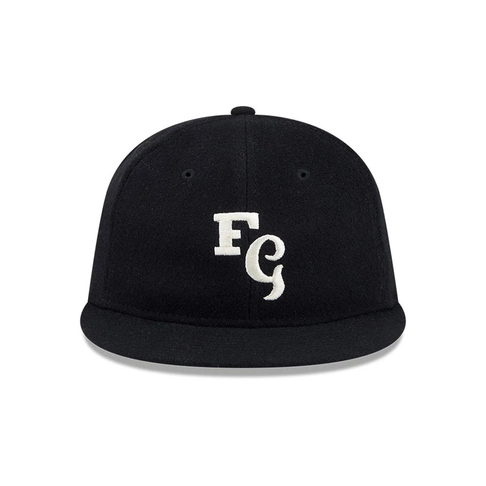 Pictured is this Fear Of God X MLB Chicago White Sox Retro Crown 59FIFTY Fitted cap in black. 3