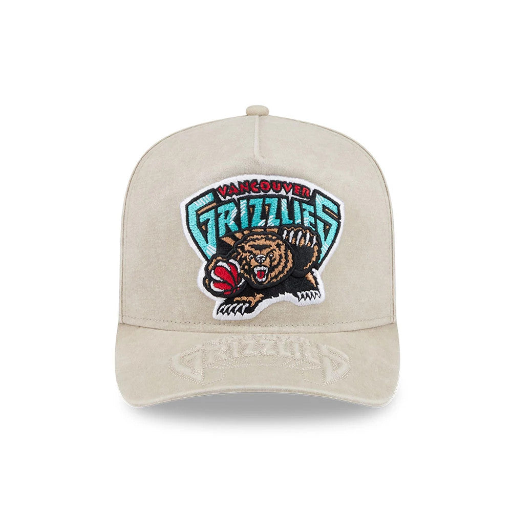 Vancouver Grizzlies NBA Light Beige New Era 9FIFTY A-Frame Snapback Adjustable Cap, front view showing the large embroidered team logo with vivid colours on the structured light beige crown, complemented by a embroidered logo on the matching visor.