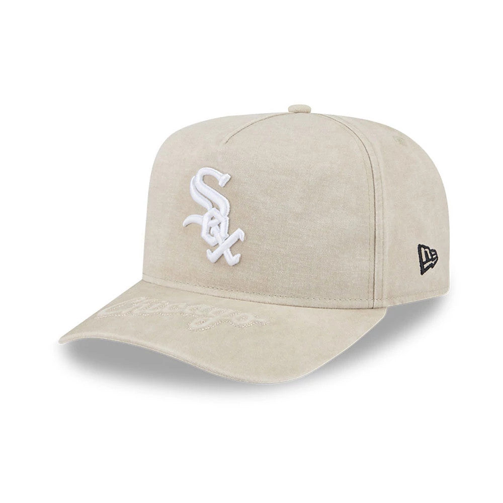 Chicago White Sox MLB Light Beige New Era 9FIFTY A-Frame Snapback Adjustable Cap, three-quarter view showing the raised white Sox logo embroidered on the front panel, the light beige curved visor, and the New Era flag logo on the left side.
