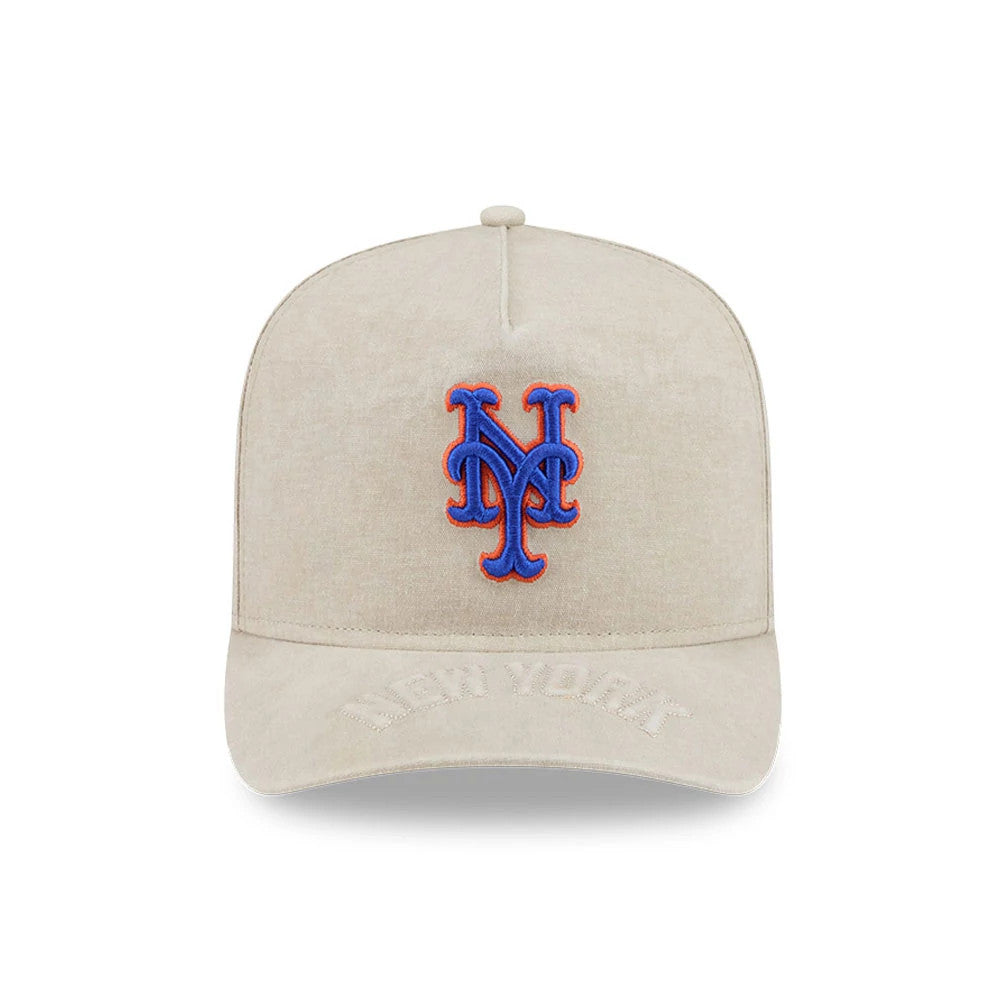 New York Mets MLB Light Beige New Era 9FIFTY A-Frame Snapback Adjustable Cap, front view showing the raised blue and orange Mets logo embroidered on the light beige front panel, with New York embossed on the visor.