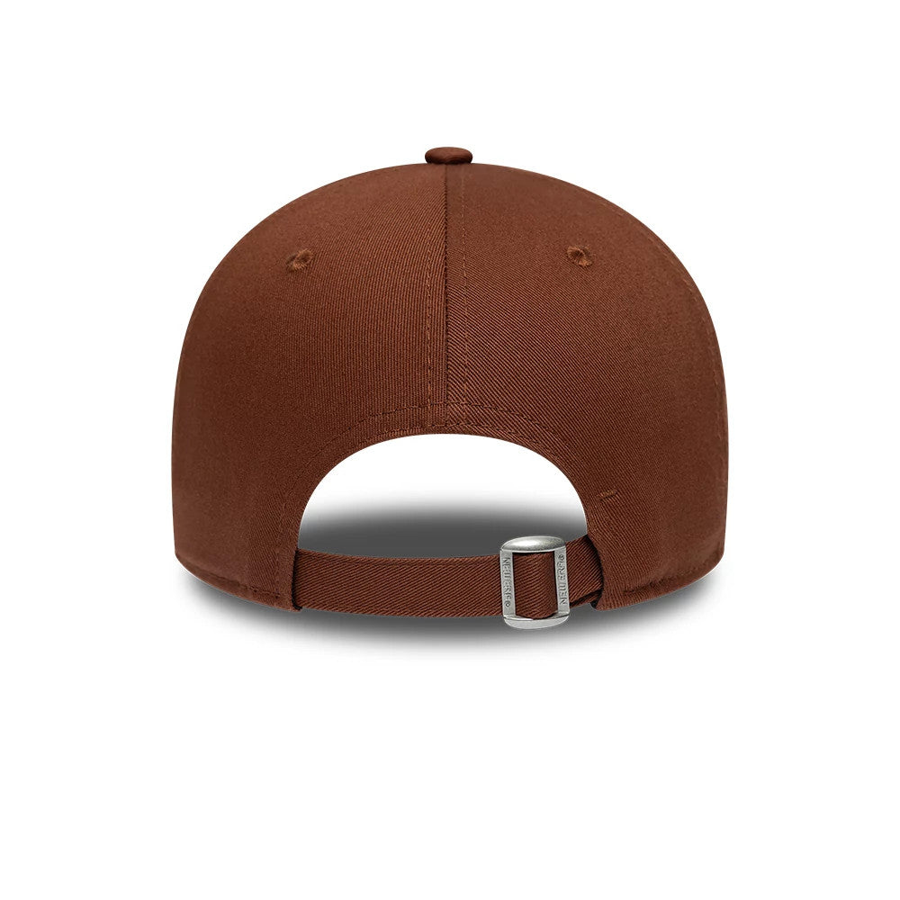 Williams Brown New Era 9FORTY Adjustable Cap, rear view featuring a structured brown crown with embroidered eyelets, an adjustable strap secured with a buckle, and a small top button, all designed for personalised comfort and fit.