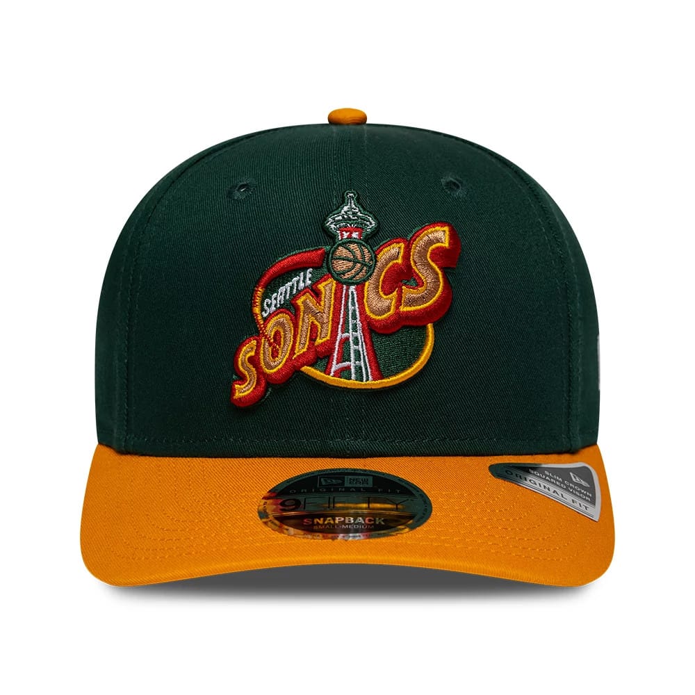 Supersonics NBA Hardwood Classic Green New Era 9FIFTY Snapback Adjustable Cap, front view showing the gold and red embroidered Supersonics logo on the structured green crown, orange visor with a 9FIFTY size sticker, and matching orange top button.