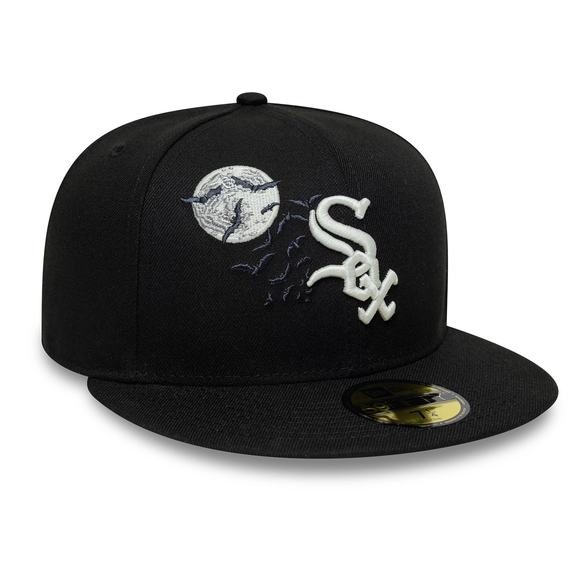 Pictured is this MLB Bats Chicago White Sox 59FIFTY Fitted cap in black. 1