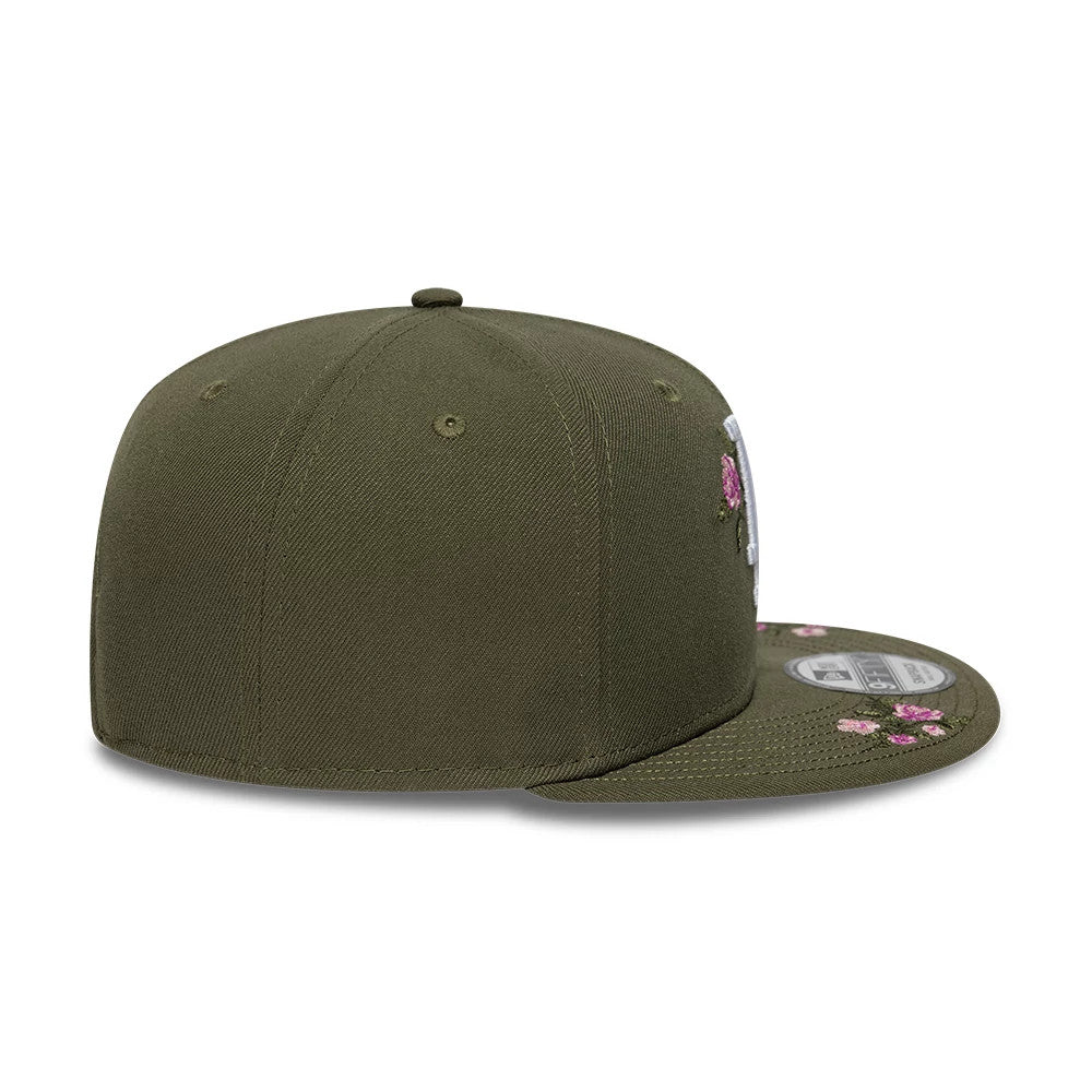 Pictured is this MLB Floral LA Dodgers 9FIFTY Snapback cap in green. 7