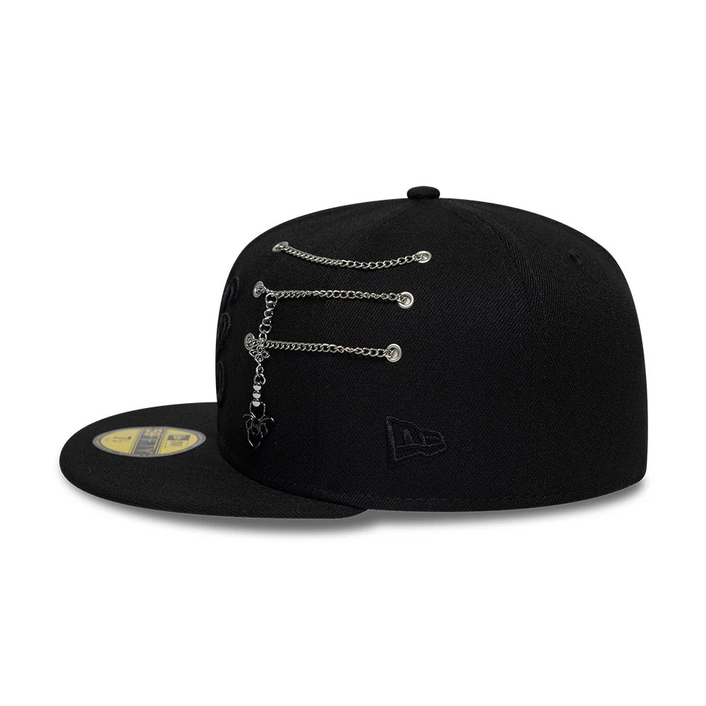 Pictured is this New Era Spider Pin Chain 59FIFTY Fitted cap in black. 4
