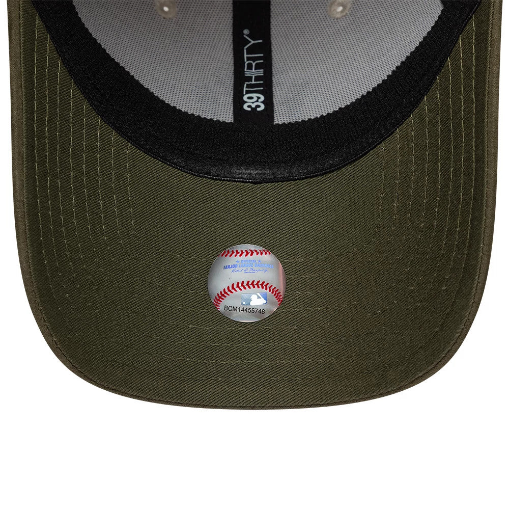 Pictured is this MLB Faux Suede New York Yankees 39THIRTY Stretch Fit cap in light Beige & green. 7