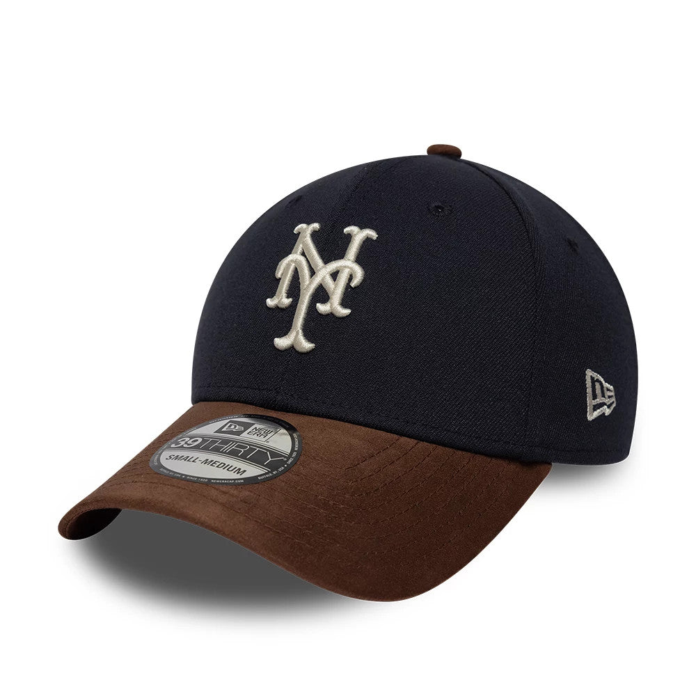 New York Mets MLB Faux Suede Navy & Brown New Era 39THIRTY Stretch Fit Cap, front view with a raised white NY logo on the navy crown, a brown visor, and the 39THIRTY size sticker across the centre of the visor.