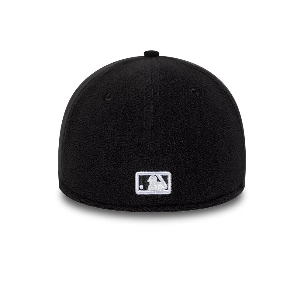 Pictured is this MLB Fleece New York Yankees 39THIRTY Stretch Fit cap in black. 4