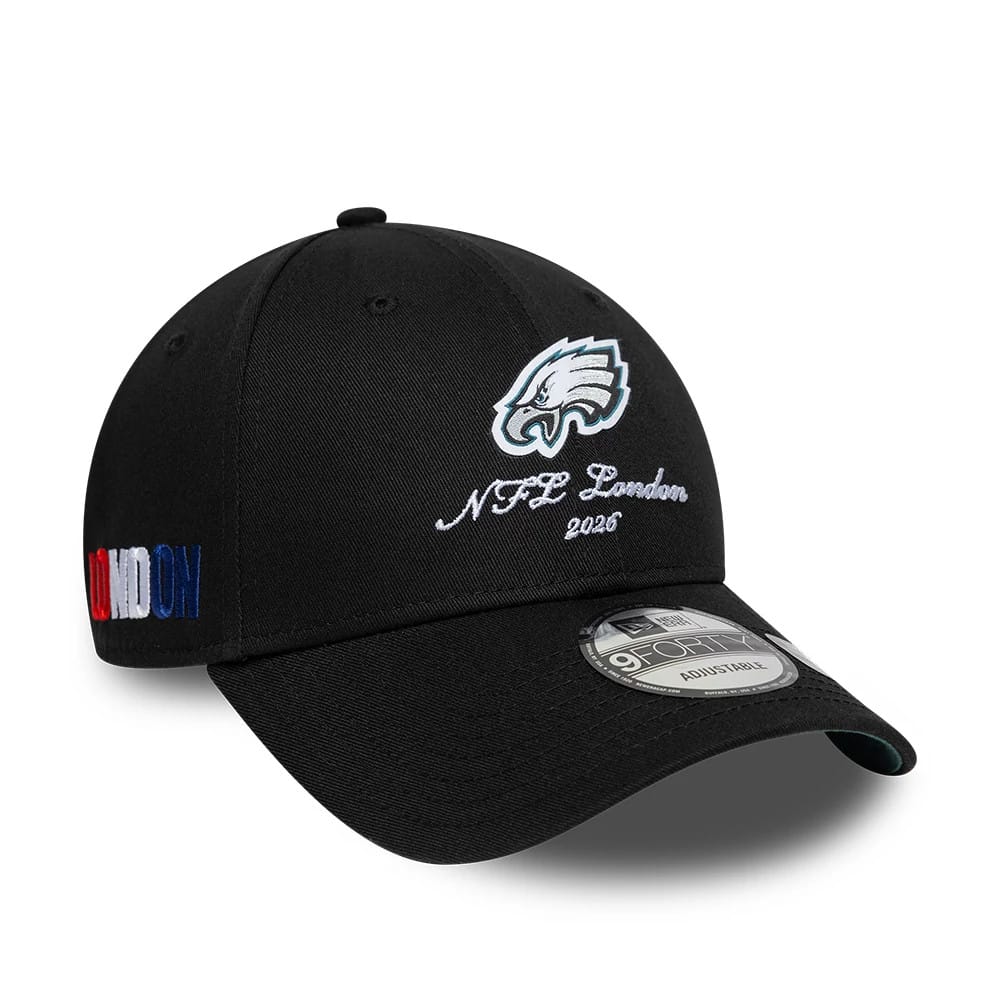 Philadelphia Eagles NFL International Games 2026 London Black New Era 9FORTY Adjustable Cap, three-quarter view showing a raised white and green Eagles logo with NFL London 2026 embroidery, a curved black visor with 9FORTY size sticker.