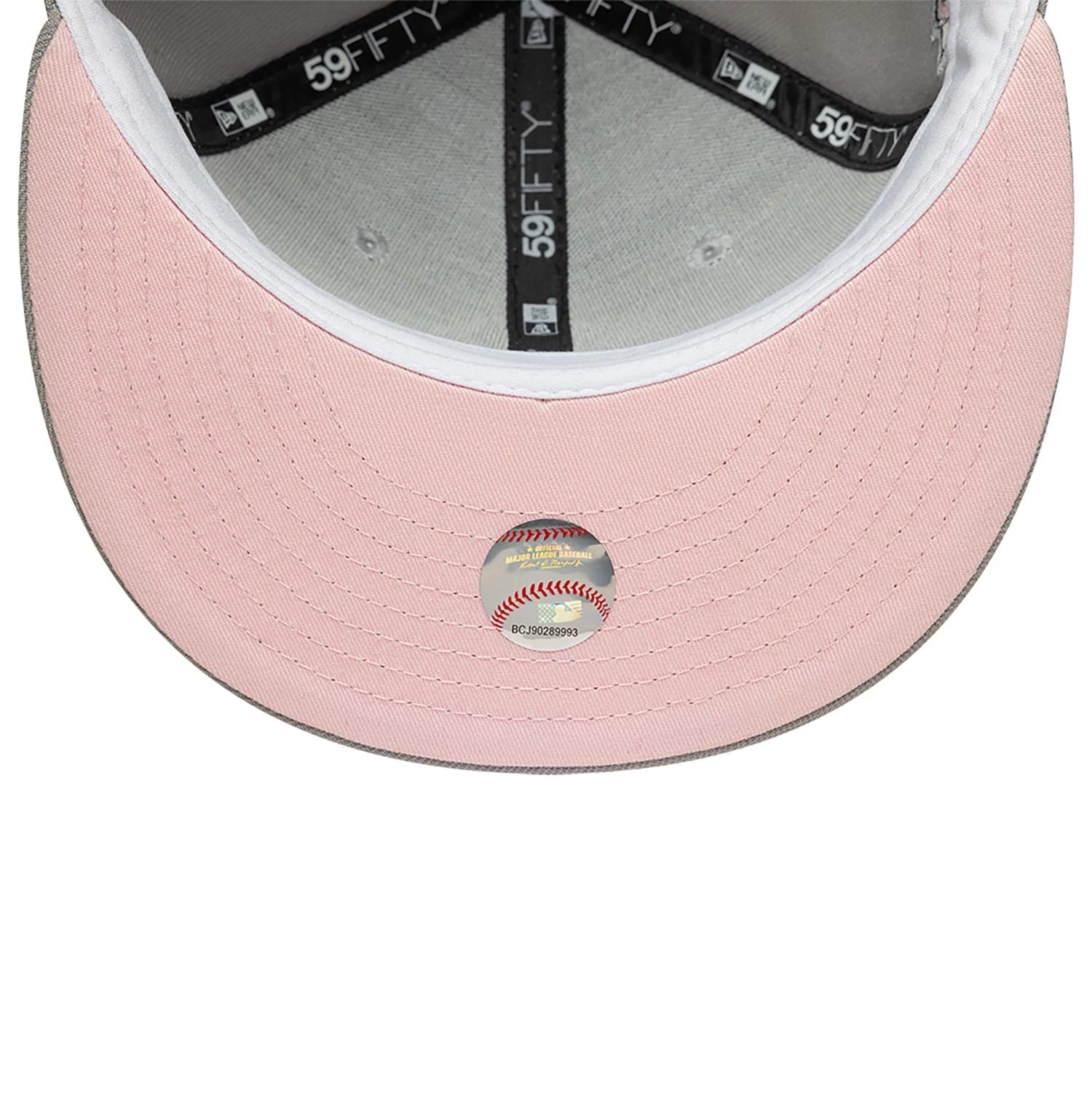 This is a New York Yankees Essential Pack Sidepatch Grey 59FIFTY Fitted Cap 2