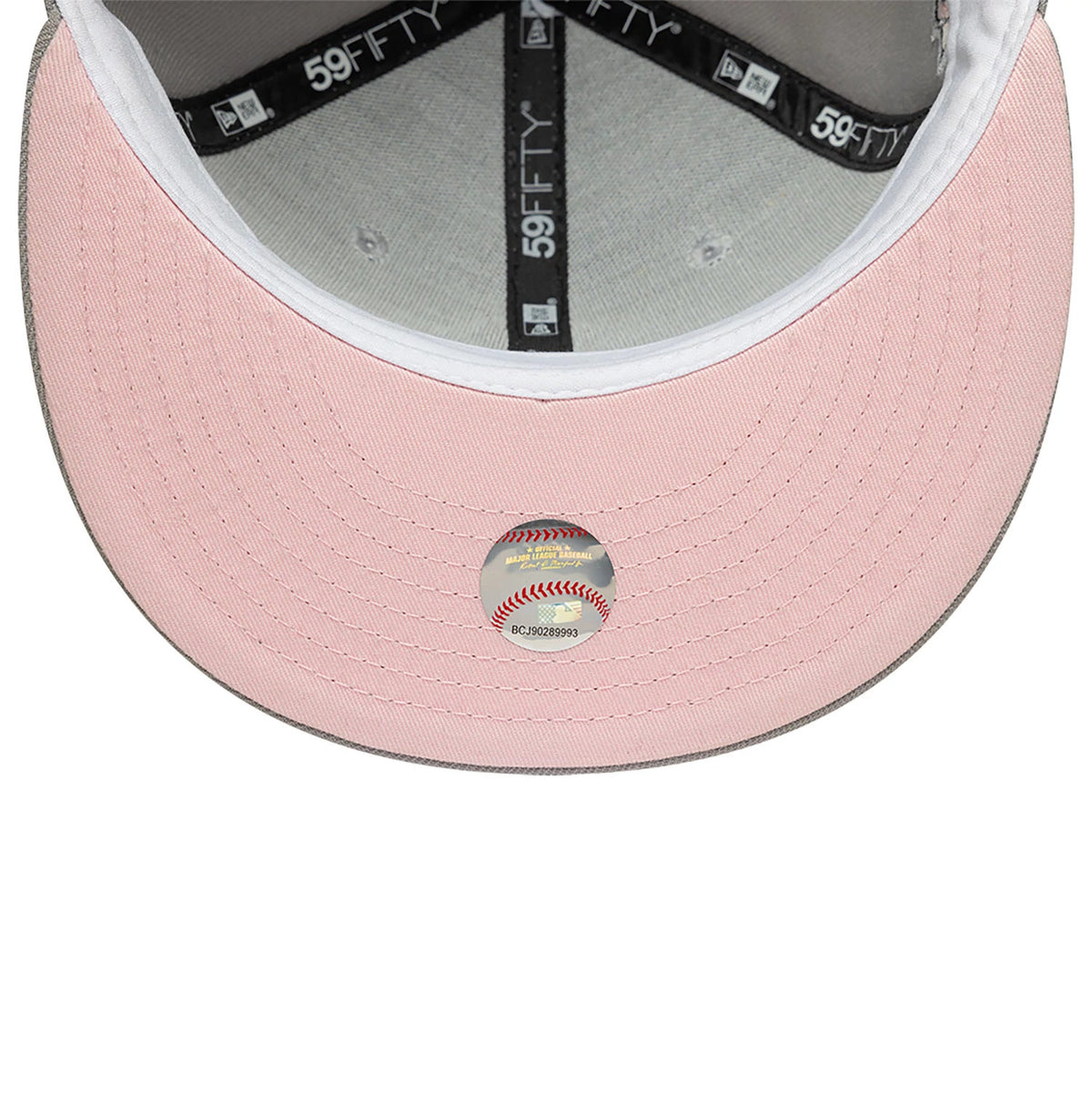 This is a New York Yankees Essential Pack Sidepatch Grey 59FIFTY Fitted Cap 2