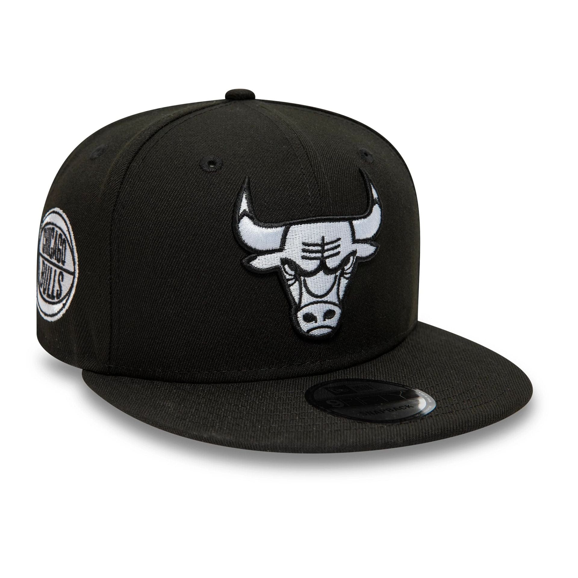Pictured is this Chicago Bulls NBA Black 9FIFTY Snapback Adjustable cap. 1