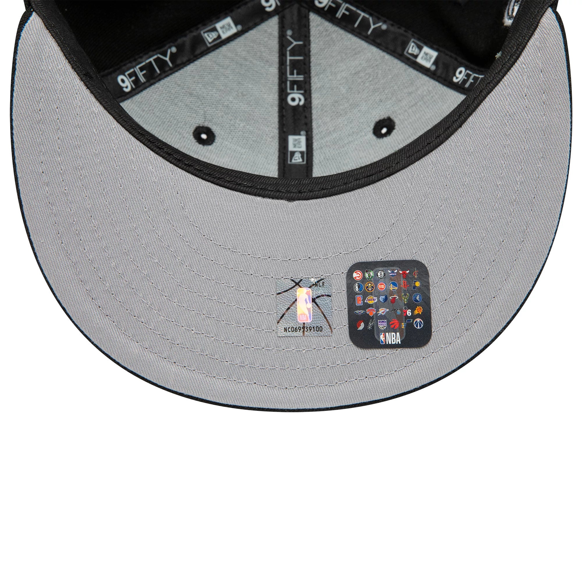 Pictured is this Chicago Bulls NBA Sidepatch Black 9FIFTY Snapback Adjustable cap. 2