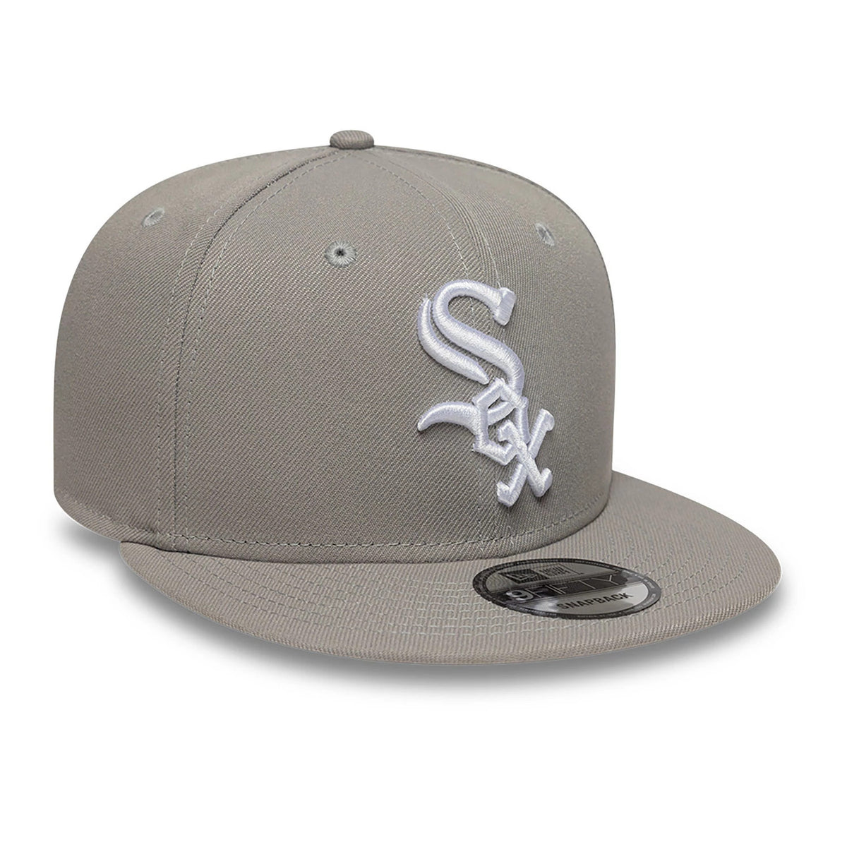 Chicago White Sox Essential Pack Grey New Era 9FIFTY Snapback Adjustable Cap, three-quarter view showing the white raised embroidered team logo on the structured grey crown, a grey flat visor, and the 9FIFTY size sticker on the visor.